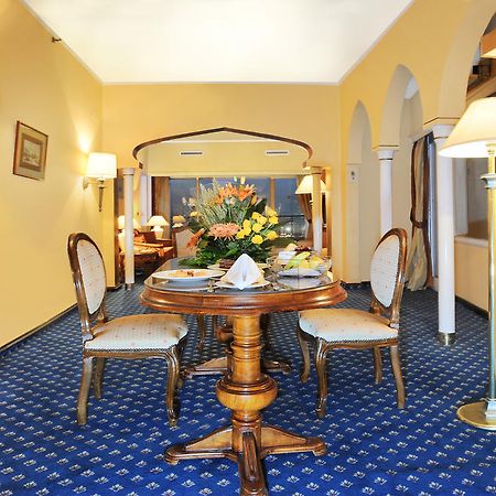 Shepheard Hotel Cairo Interior foto