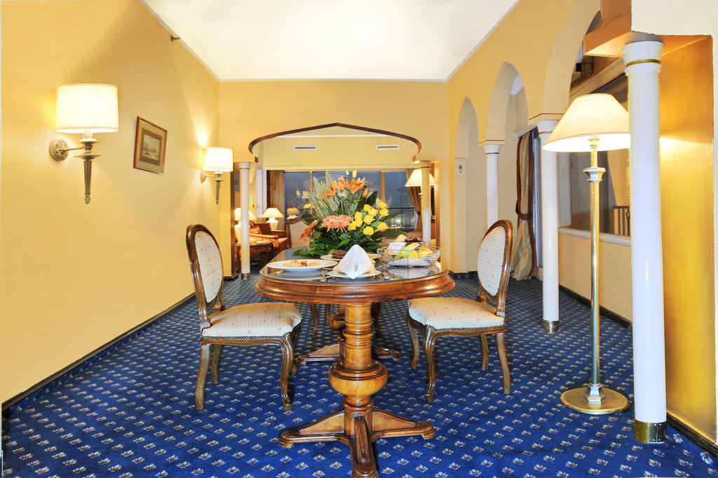 Shepheard Hotel Cairo Interior foto